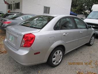 2007 Suzuki Forenza (61k miles, manual, excellent gas mileage) - $4750 2