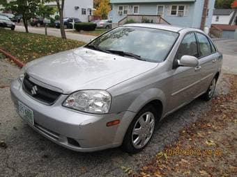 2007 Suzuki Forenza (61k miles, manual, excellent gas mileage) - $4750 3