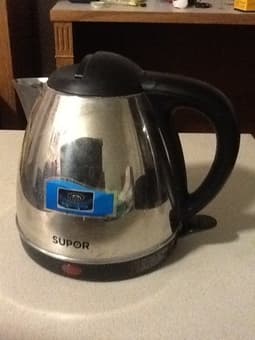 Moving sale -- electric kettle -- $15 OBO 1