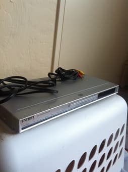 $20 TOSHIBA DVD player 1
