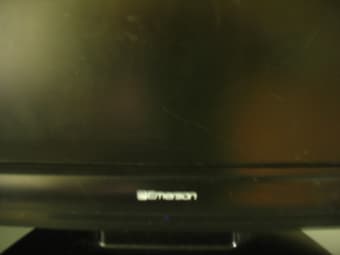 Emerson TV, TV stand，logitech studio for sale, phillip antenna 1