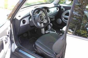 2006 Mini Cooper hardtop - $11500 2