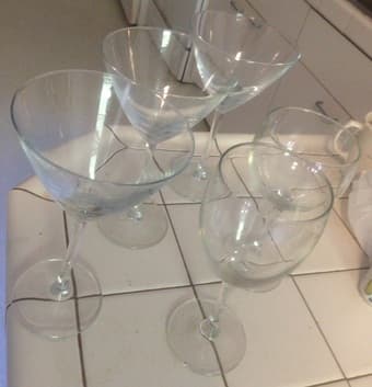 wine glasses (5 for 5 $ ) 1