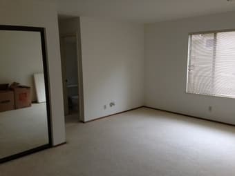 - $1200 / Huge Master Suite with Private Bath (Mt. View/Sunnyvale) 3