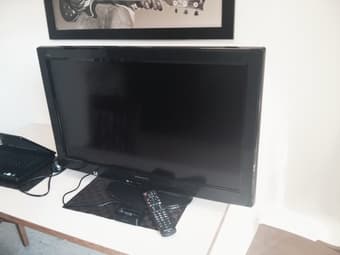 Panasonic 32'' HDTV with iPod Dock - $200 1