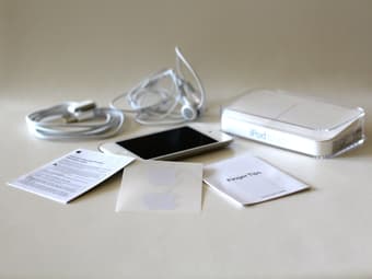 Selling 32GB iPod Touch almost new 1