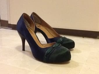 Cute navy Anthropologie heels, size 6. $20 1