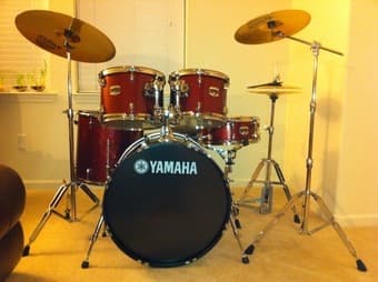 Yamaha Gigmaker drum set $550 (incl. 3 cymbals, mutes & 1 extra stand) 1