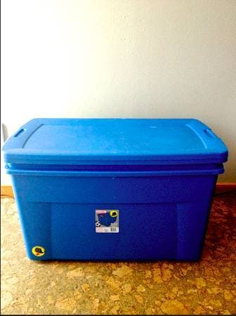 [Moving Sale] Shelves, Bins, Desk, Computer Chair, Rug 1