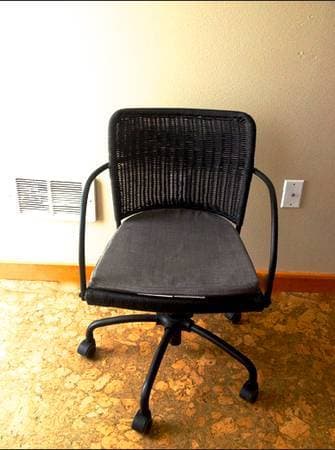 [Moving Sale] Shelves, Bins, Desk, Computer Chair, Rug 3