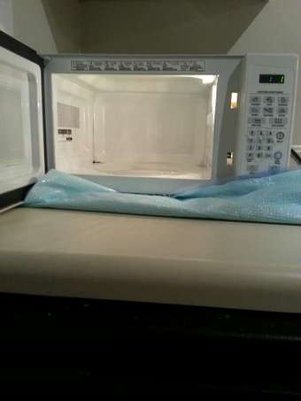 GE microwave, $25, great condition 2