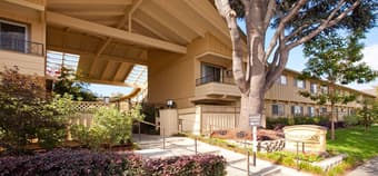 $1025 - Looking for female roommate for 2 bed / 2 bath June 20 1