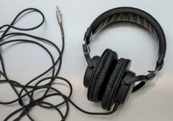 Audio-Technica ATH-M30 Closed-back Dynamic Stereo Monitor Headphones - 2
