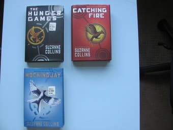 Hunger games hardcover trilogy 1