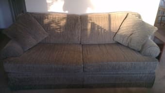Simmons Upholstery Living Room Sofa $100 1