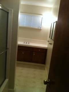 a room to lease available from jun18th (close to stanford)menlo park 2