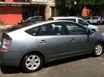 2005 Toyota Prius - very good condition 1