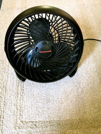 HONEYWELL FAN: PERFECT FOR SUMMERTIME HEAT 1