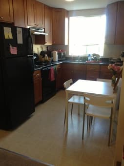 $800 Seeking Roommate for 3 Bedroom SF Apartment (bernal heights) 1