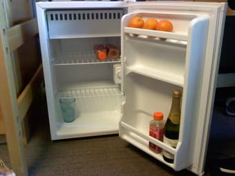 mini fridge 35$ OBO 2