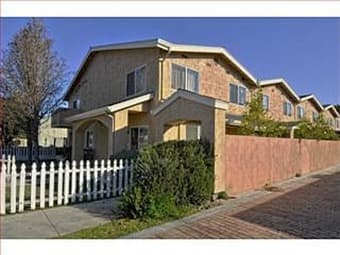 Looking for roommates in a 3bed\2.5bath house in Santa Clara 1