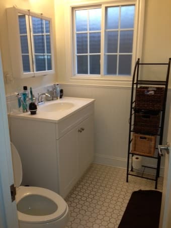 Furnished, charming 4 bedroom house near Stanford 3