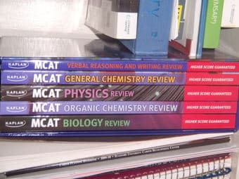 MCAT review books (Kaplan) for sale and other premed textbooks 1
