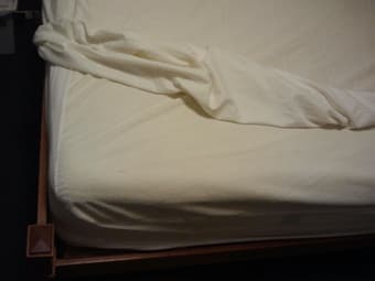 1-year-old Simmons Queen Mattress selling for less than half price 2