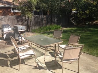 $5950 / 4br - Furnished 4-bedroom house just off Camino Real (menlo 1
