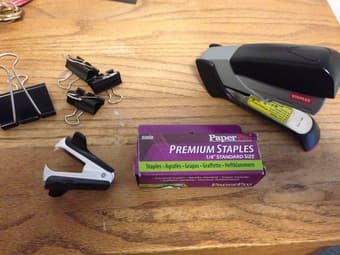 Stapler Like New Office Supplies 1