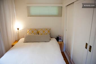 2-4 person Cottage for Rent (short term only) -- Walk to Stanford 2