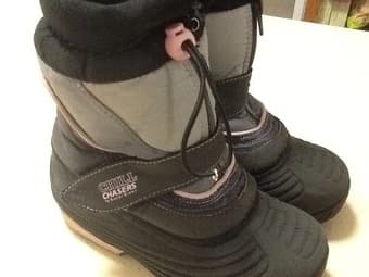 Girls snow boots 1