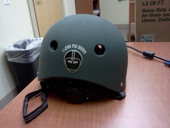 nutcase s-m green helmet 1