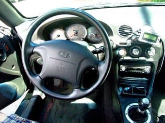Hyundai Tiburon (2001) 3