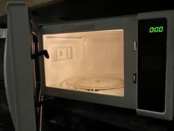 Microwave $25 OBO 2