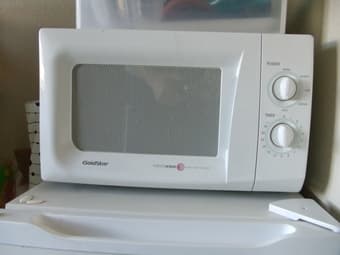 Microwave, $25 OBO 1