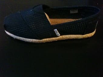 New Toms Classics Freetown Women (W6/UK4/EU36) for $35 4