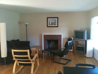 Large Bedroom for rent in beautiful, quiet Palo Alto house. 3