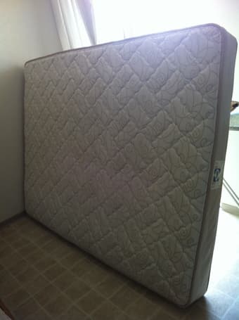 QUEEN SIZE MATRESS $ 35 1