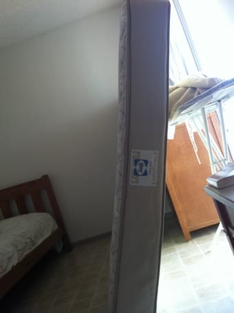 QUEEN SIZE MATRESS $ 35 2