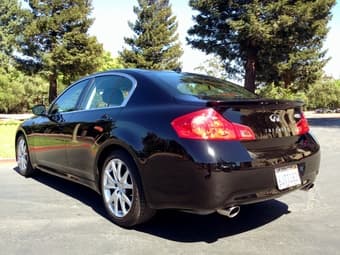 2009 INFINITI G37S Manual - Under Warranty! 2