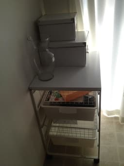 4 drawers cabinet with wheels $10 1