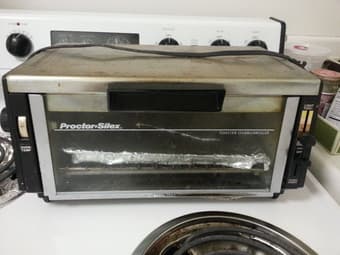 *******FOLDABLE TABLE, DRAWERS, CLOCK, OVEN TOASTER, ETC******** 2