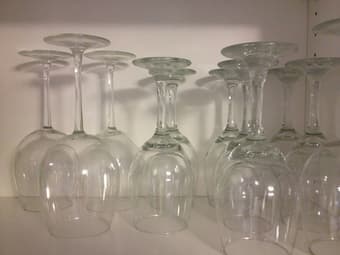 wineglasses (8) and waterglasses (25) 1