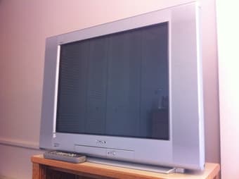 27" Sony Flat Screen Trinitron Television with Remote - $40 2