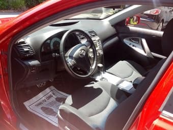 2010 TOYOTA CAMRY SE - Only 33K Miles - Certified! Financing Available 3