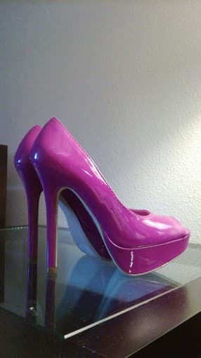 Beautiful Fuschia Heels for Sale! 1