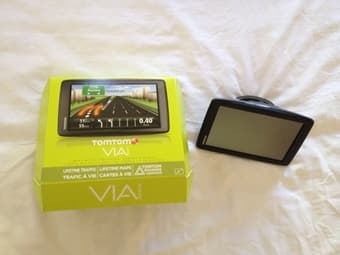 TomTom Via 1605TM 6-inch Navigator - good as new 1
