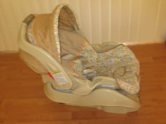 baby stuff on sale -- bassinet, infant carseat, swing 3