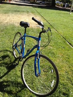 Schwinn Voyageur 7 comfort fusion bike & lock 150 USD 2